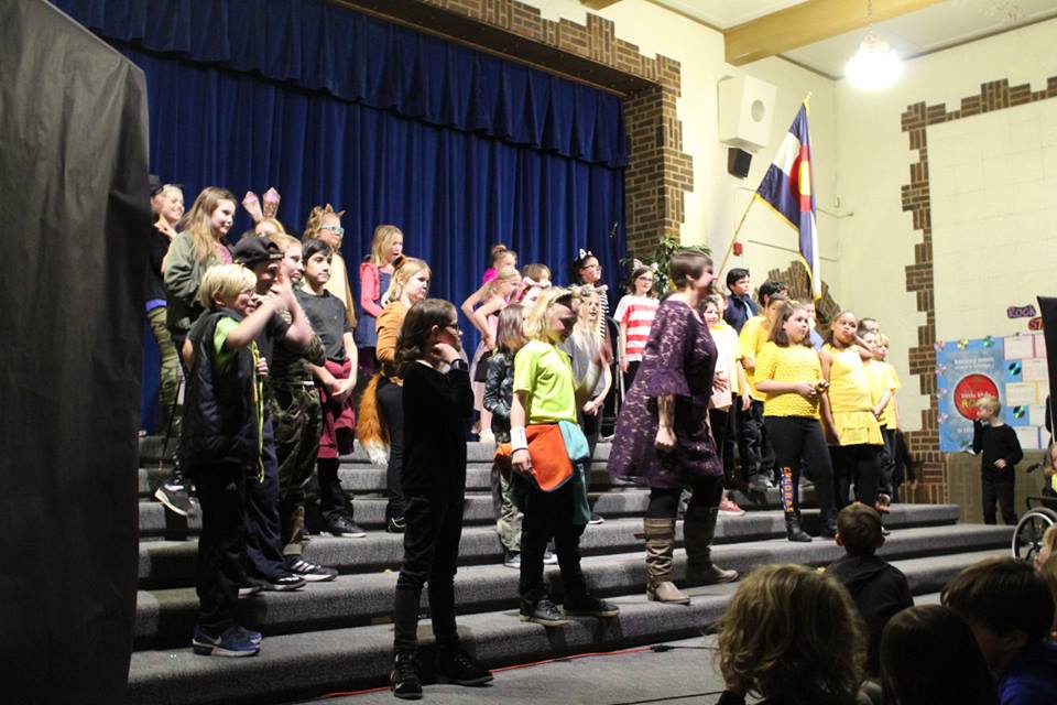 children singing in choir